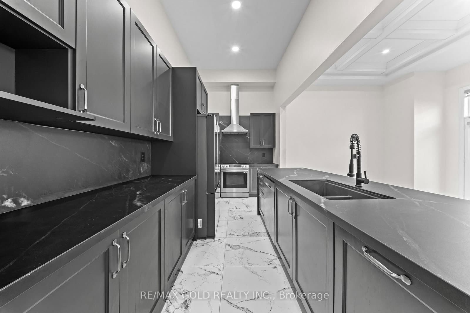 1199 QUEENS PLATE Road E thumbnail 22