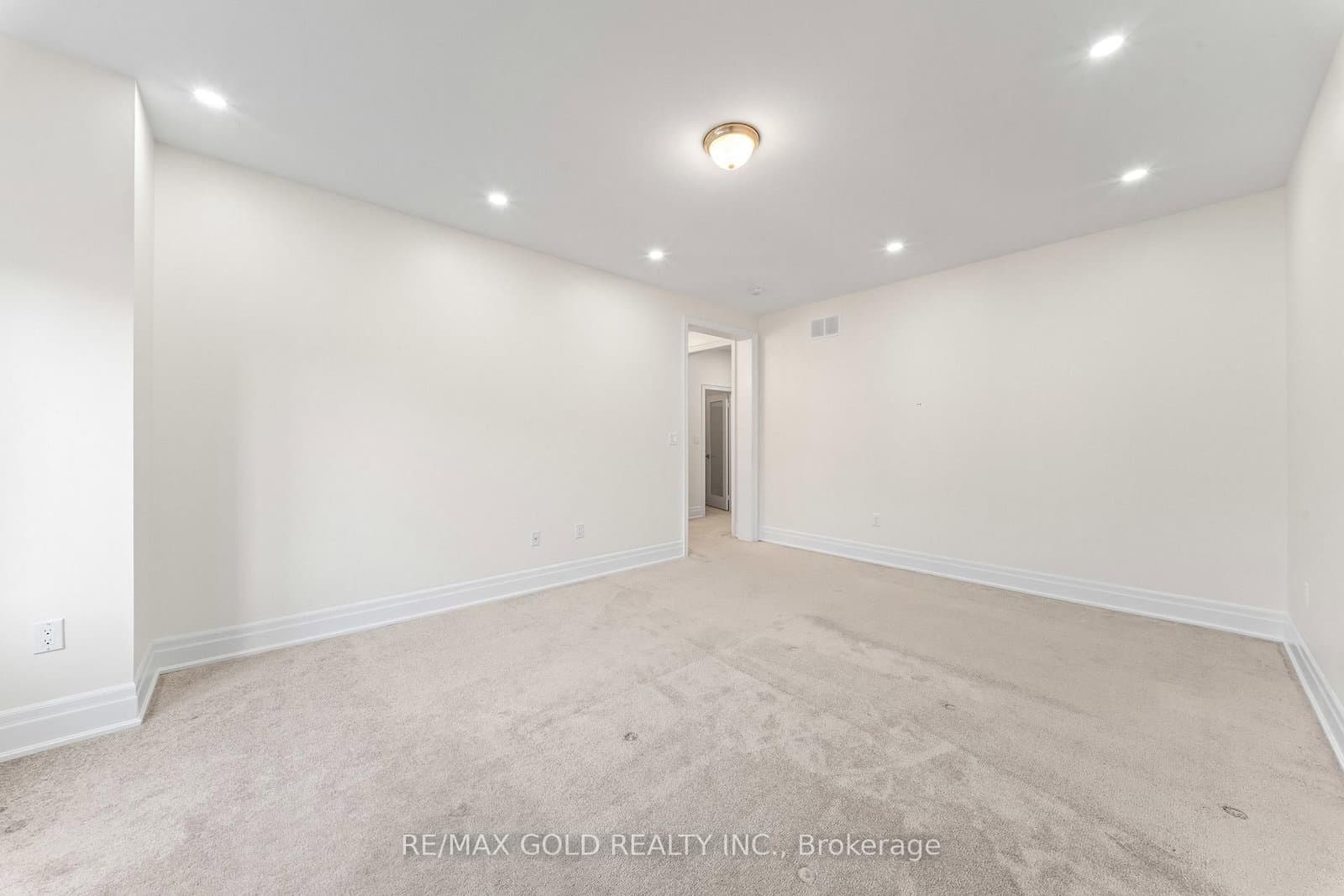 1199 QUEENS PLATE Road E thumbnail 29