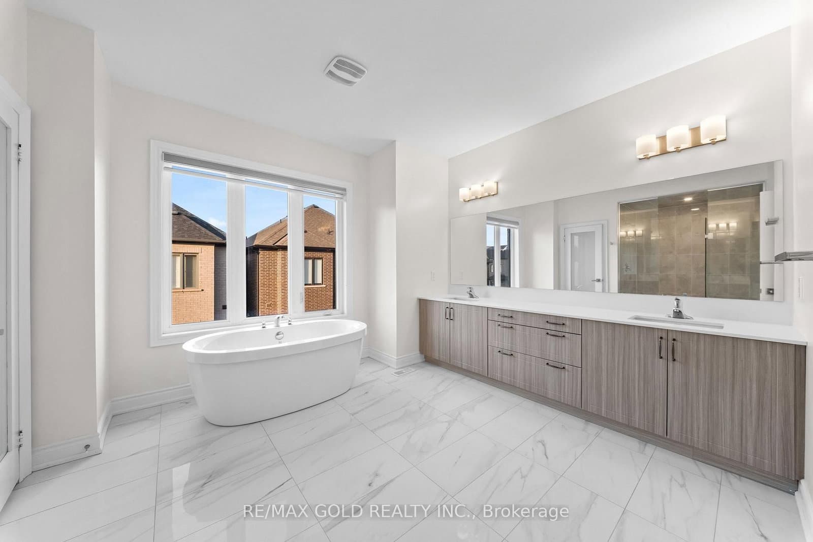 1199 QUEENS PLATE Road E thumbnail 30