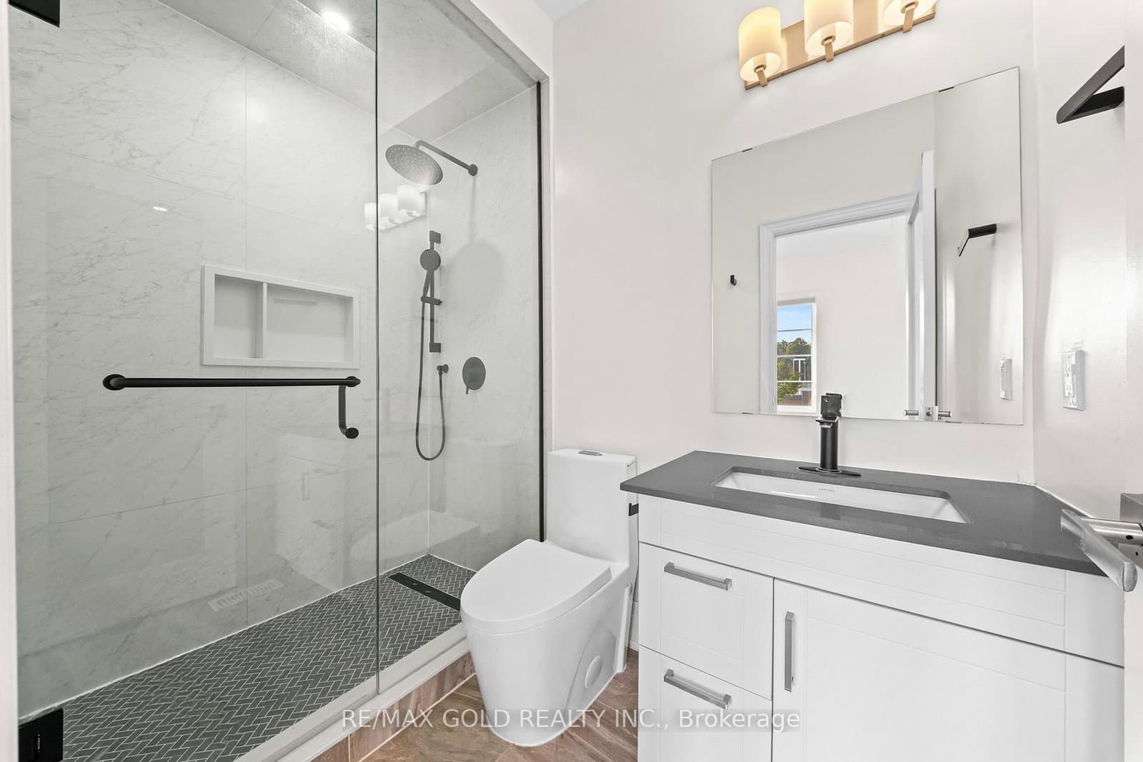 1199 QUEENS PLATE Road E thumbnail 34