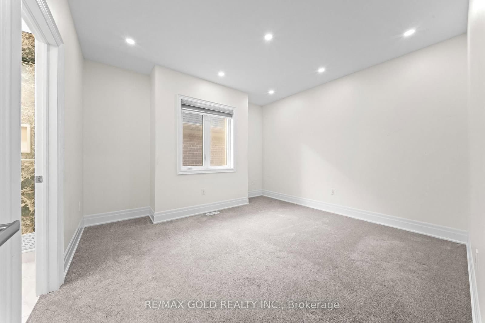 1199 QUEENS PLATE Road E thumbnail 36