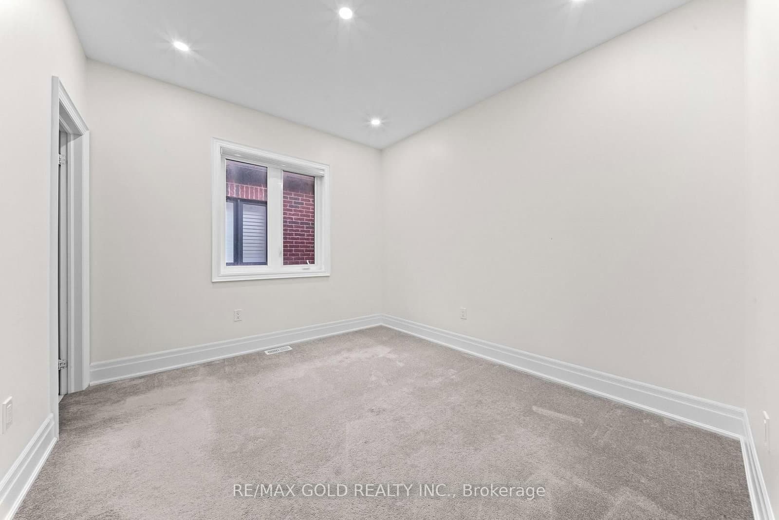 1199 QUEENS PLATE Road E thumbnail 39