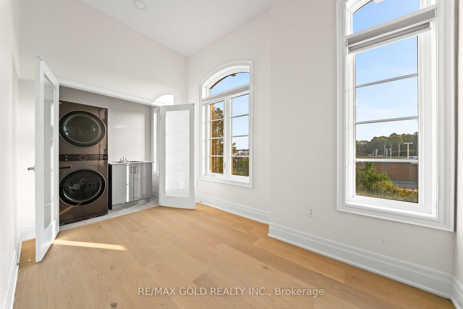 1199 QUEENS PLATE Road E thumbnail 42