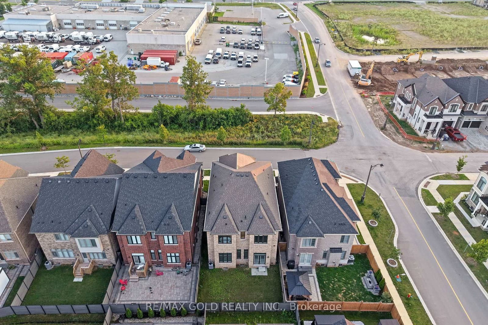1199 QUEENS PLATE Road E thumbnail 45