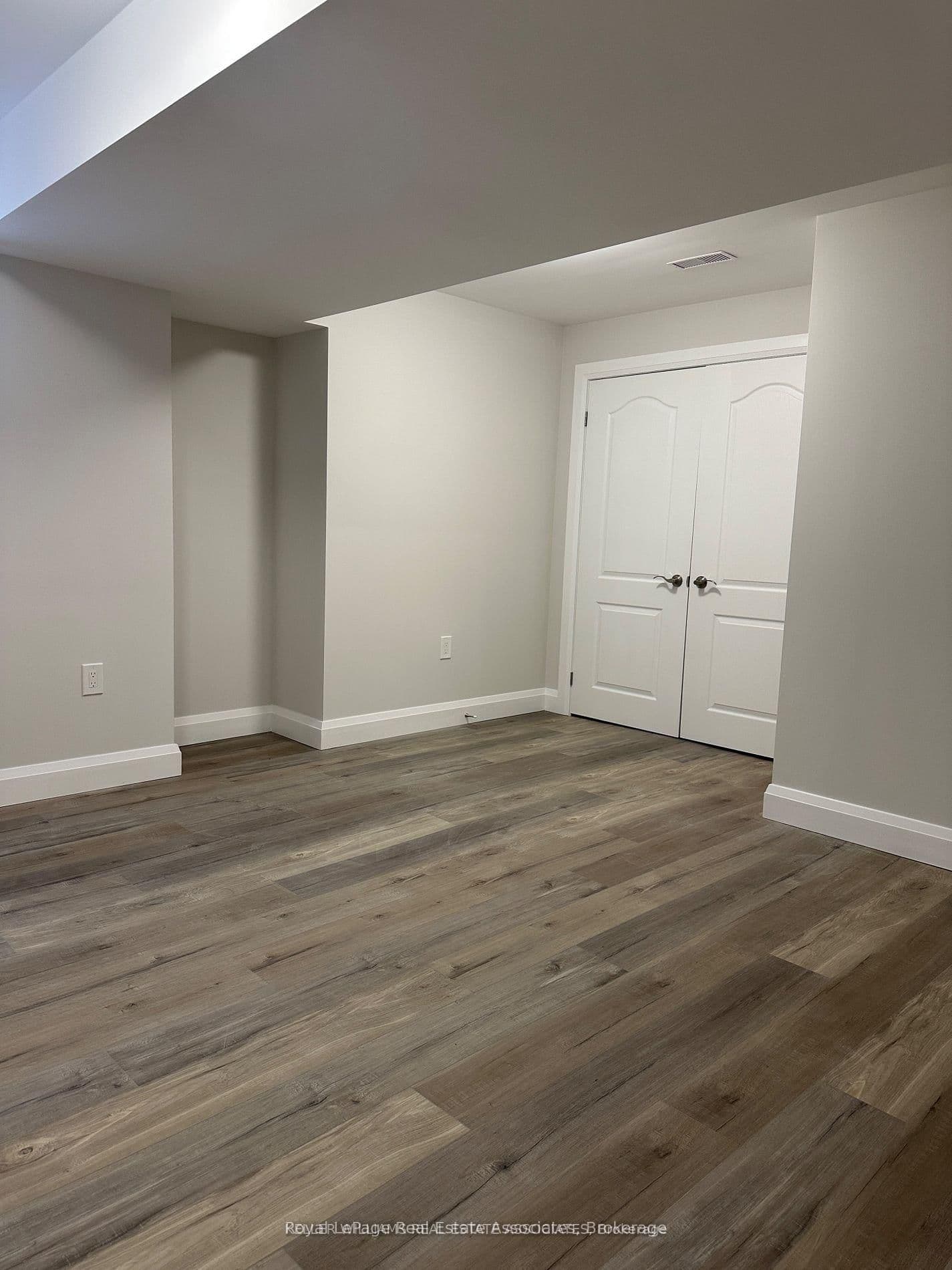 24 Hubbell Road thumbnail 11