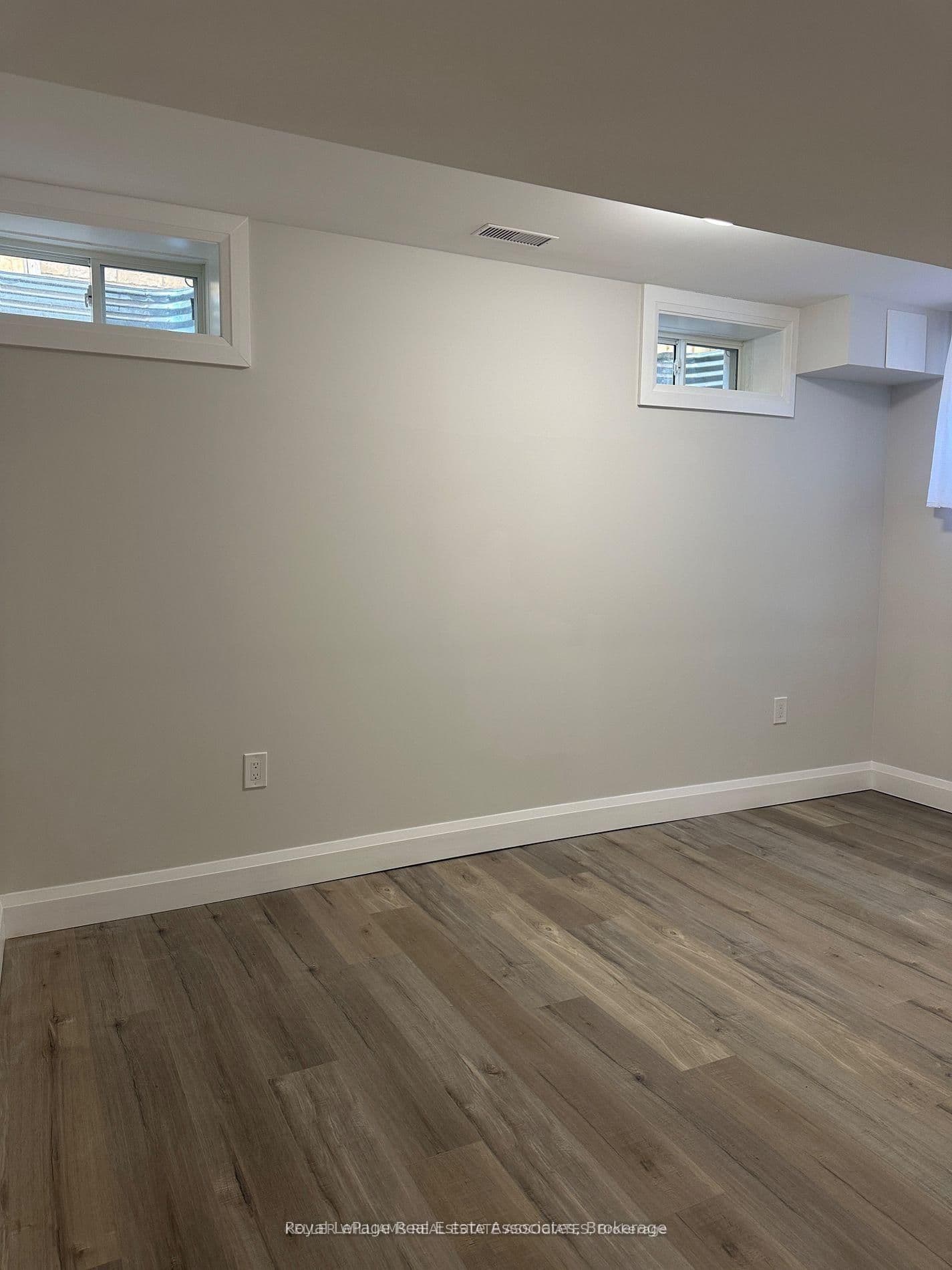 24 Hubbell Road thumbnail 12