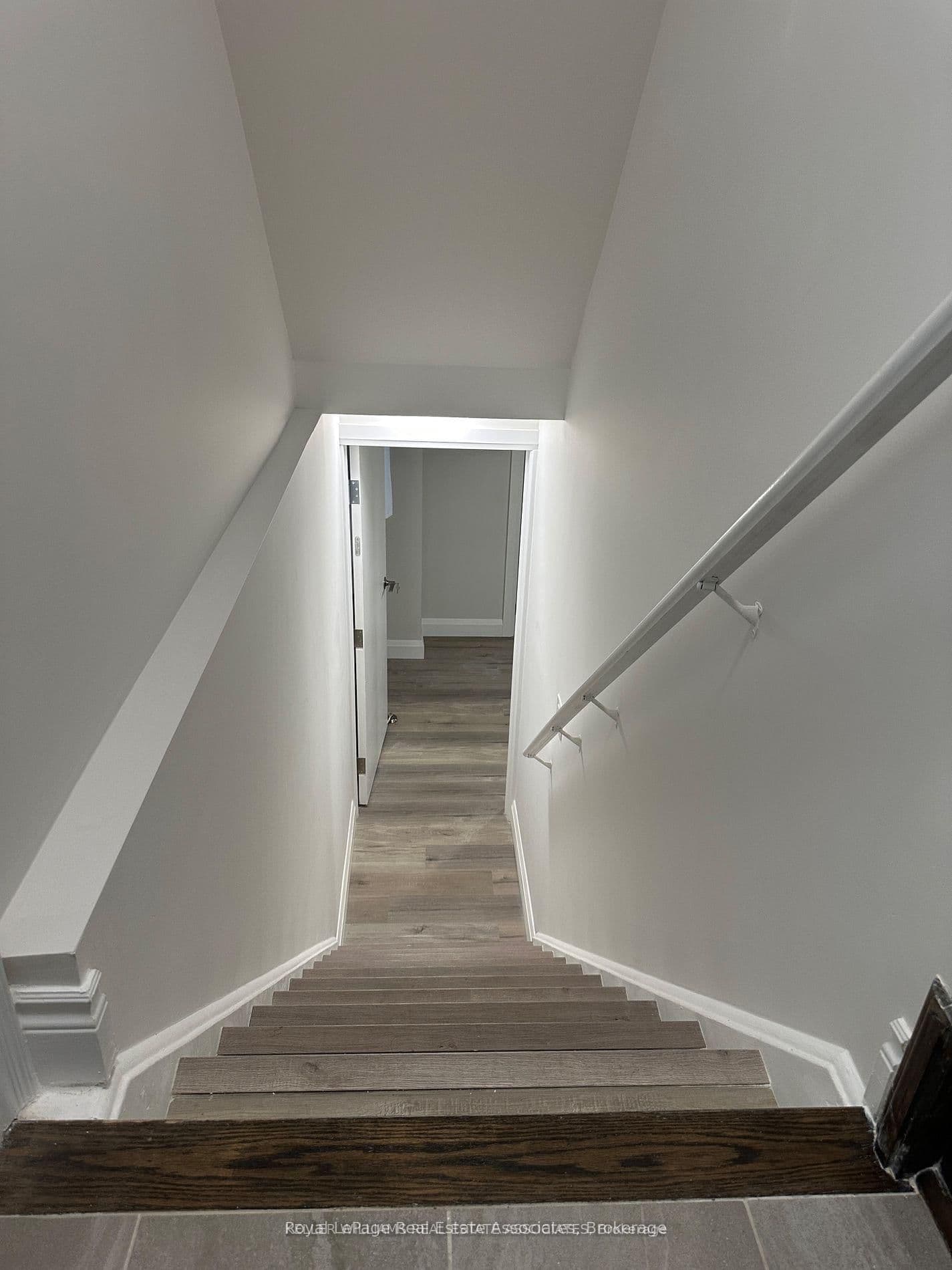 24 Hubbell Road thumbnail 19