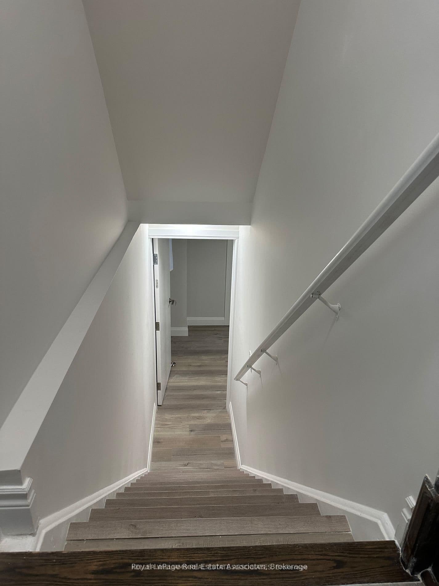 24 Hubbell Road thumbnail 20