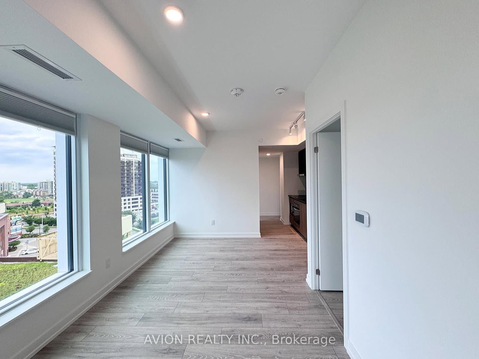 1100 Sheppard Avenue W, Unit 907 thumbnail 6