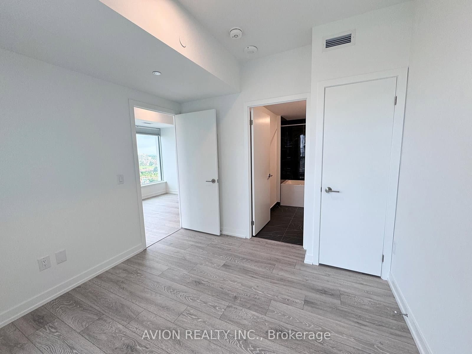 1100 Sheppard Avenue W, Unit 907 thumbnail 8