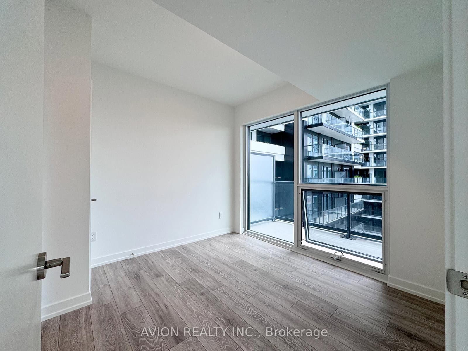 1100 Sheppard Avenue W, Unit 907 thumbnail 9