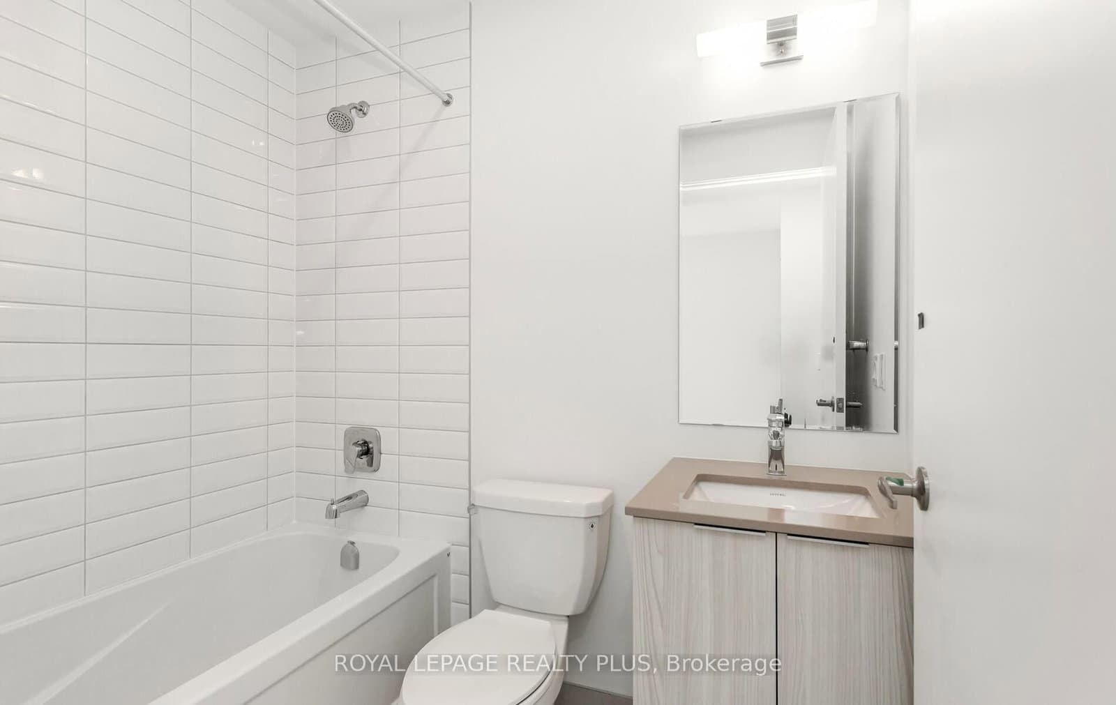 760 Whitlock Avenue, Unit 303 thumbnail 11