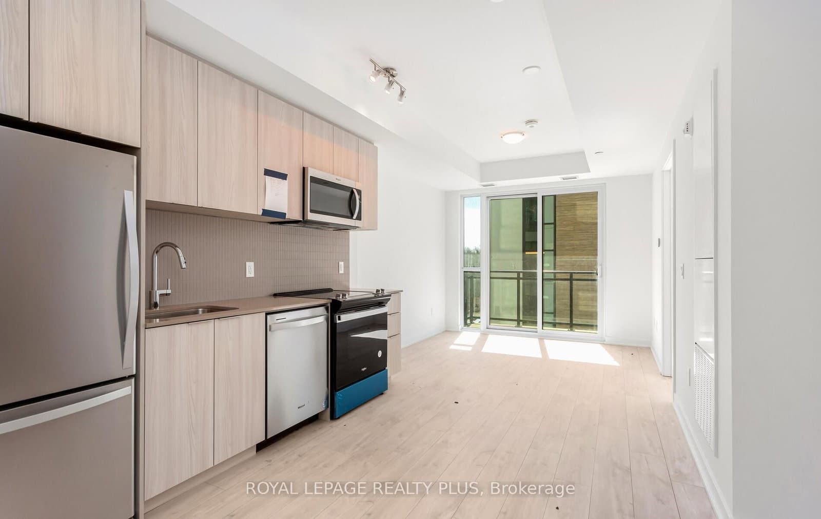 760 Whitlock Avenue, Unit 303 thumbnail 3