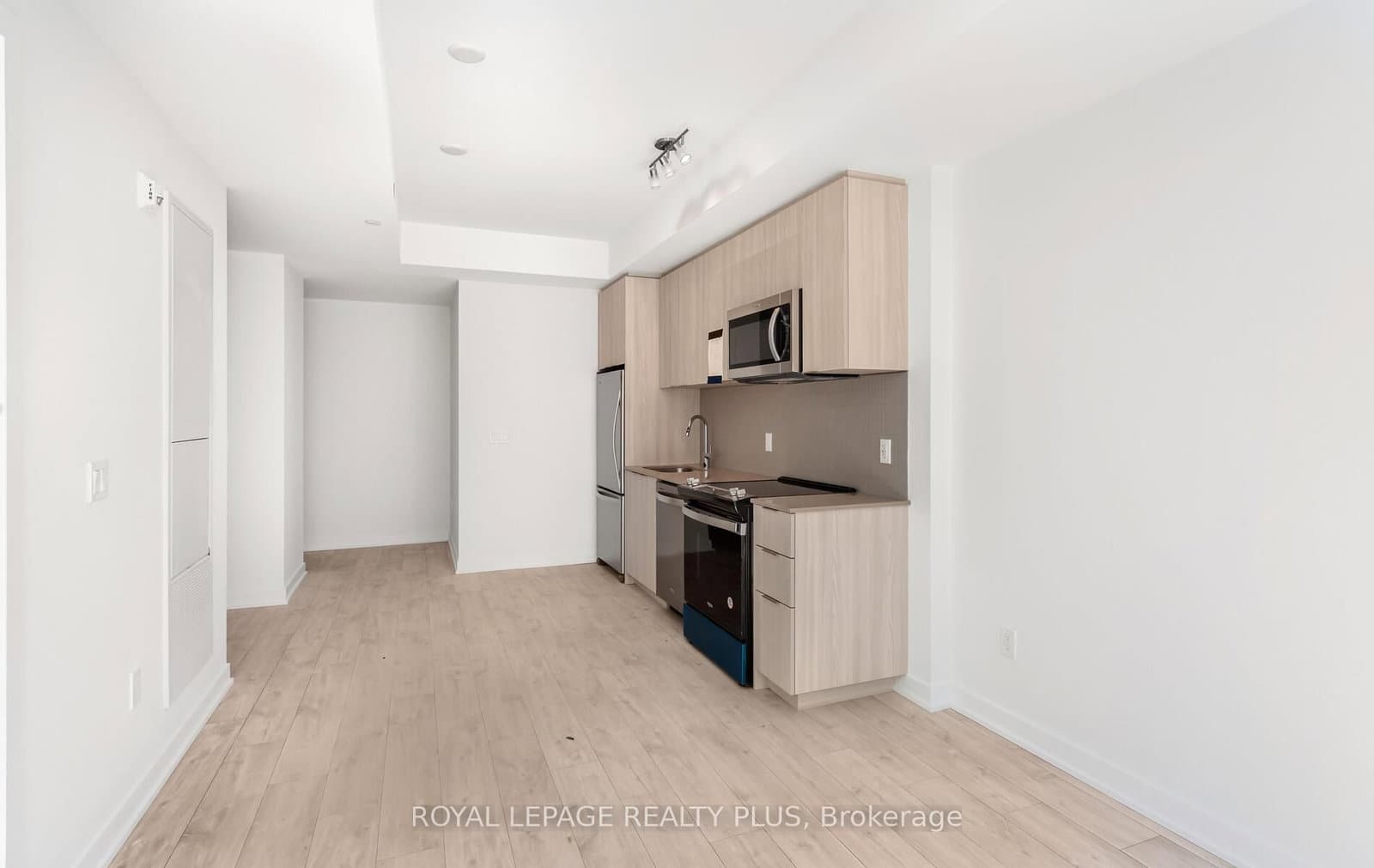 760 Whitlock Avenue, Unit 303 thumbnail 5