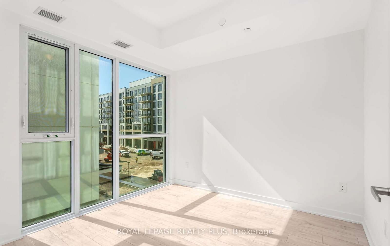 760 Whitlock Avenue, Unit 303 thumbnail 7