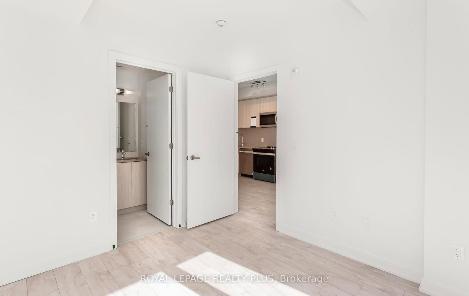 760 Whitlock Avenue, Unit 303 thumbnail 8