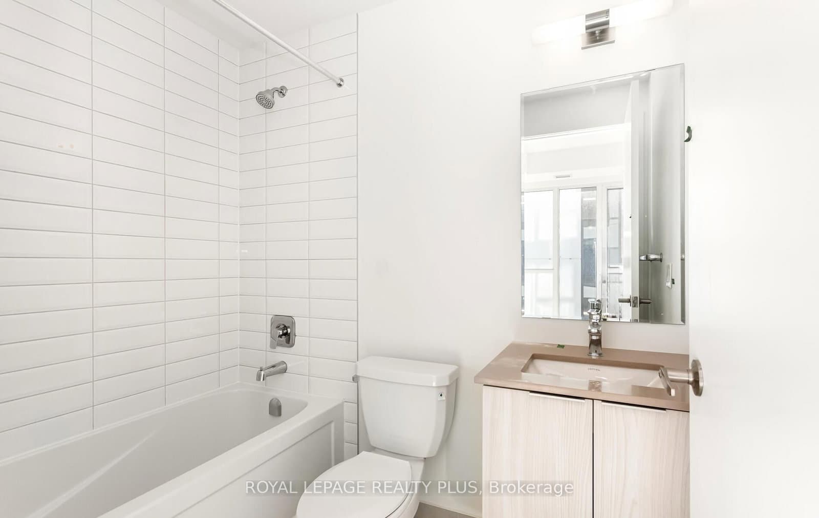 760 Whitlock Avenue, Unit 303 thumbnail 9