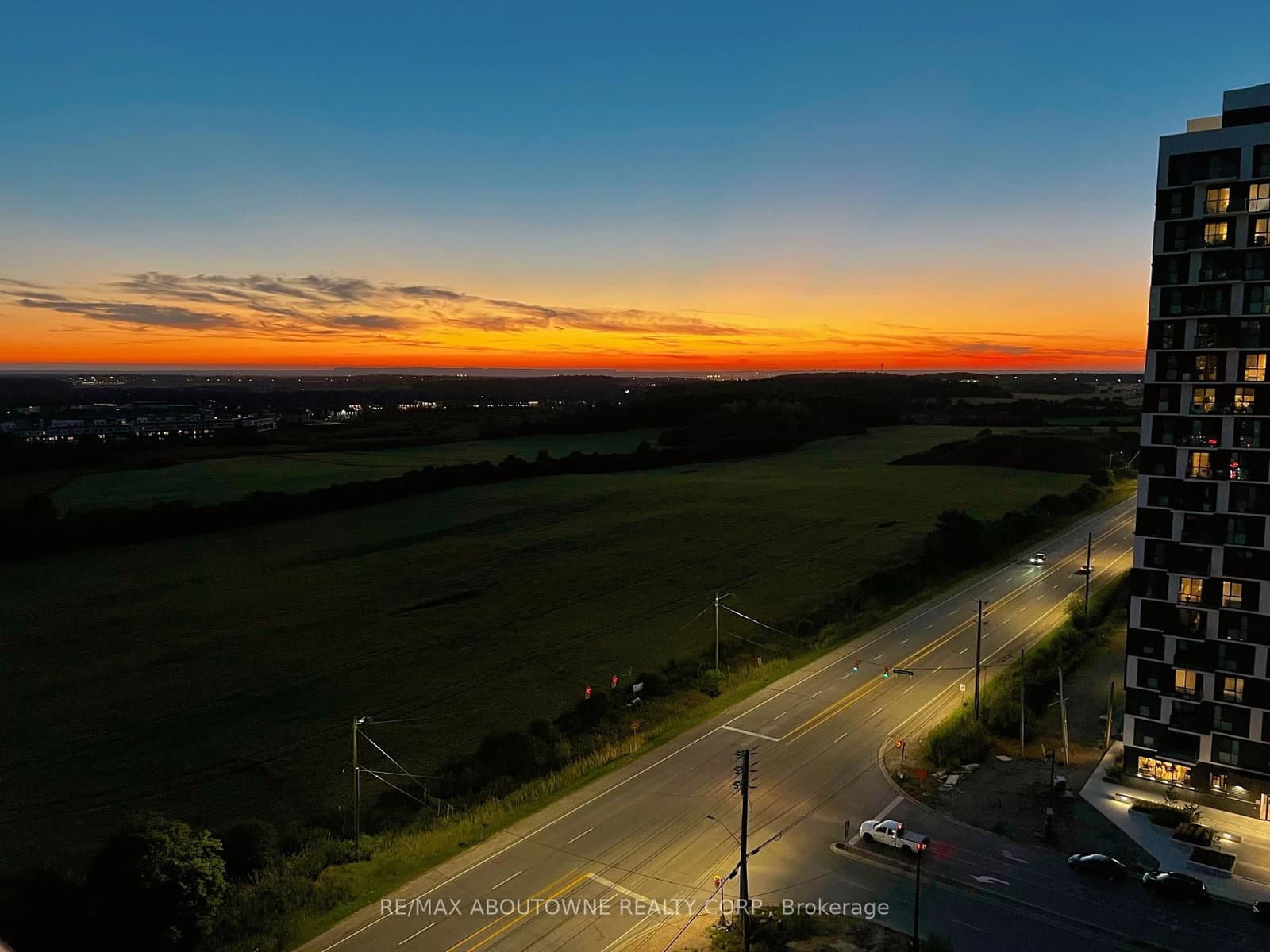 3079 Trafalgar Road, Unit 1405 thumbnail 3