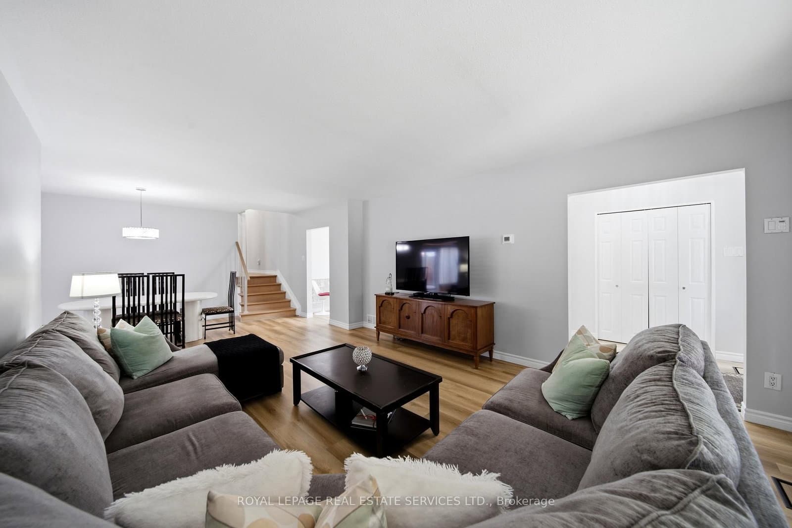 127 Redgrave Drive thumbnail 10