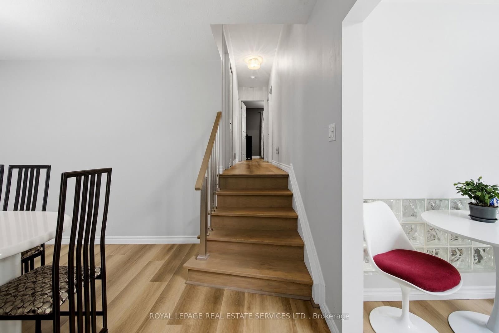 127 Redgrave Drive thumbnail 15
