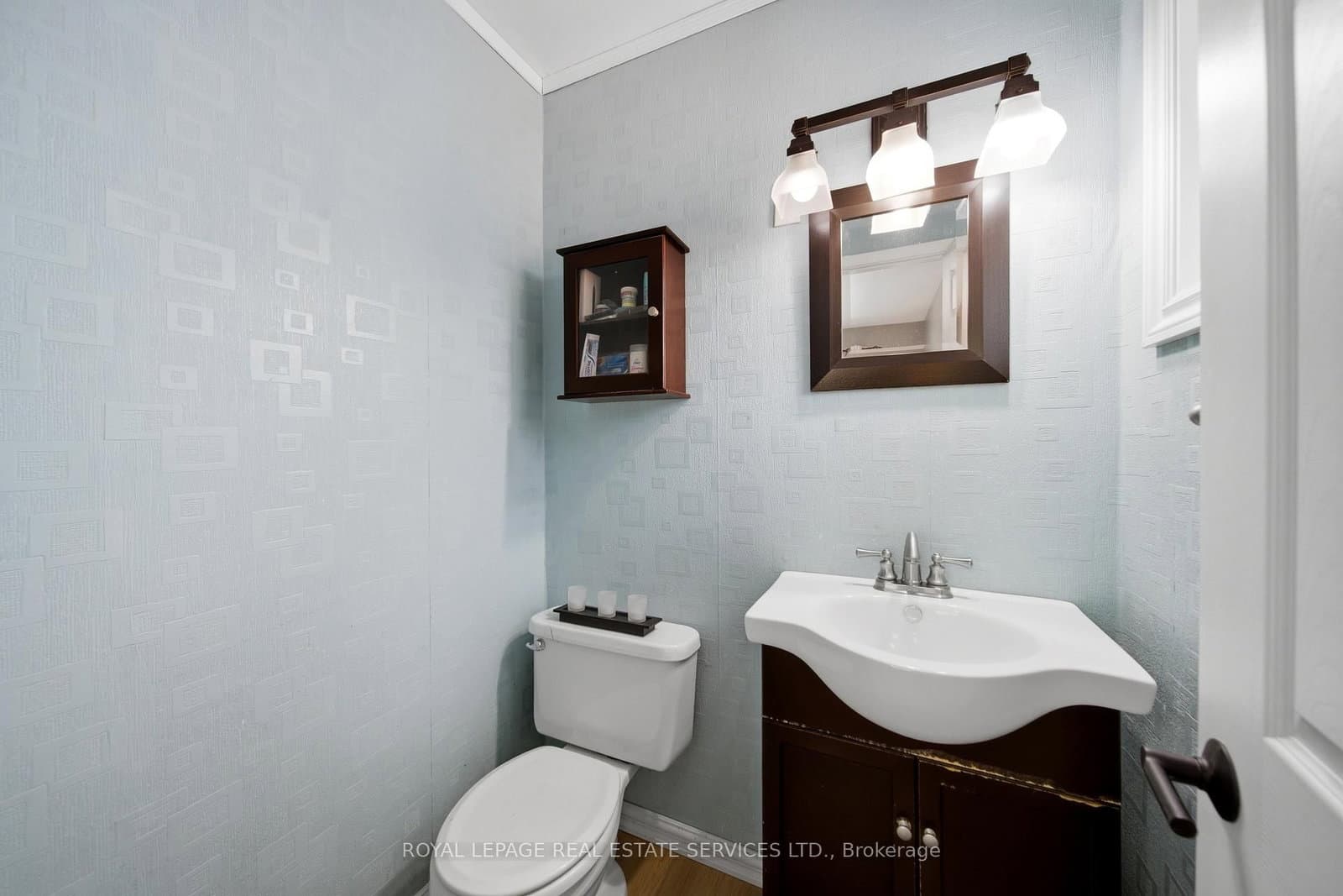 127 Redgrave Drive thumbnail 19