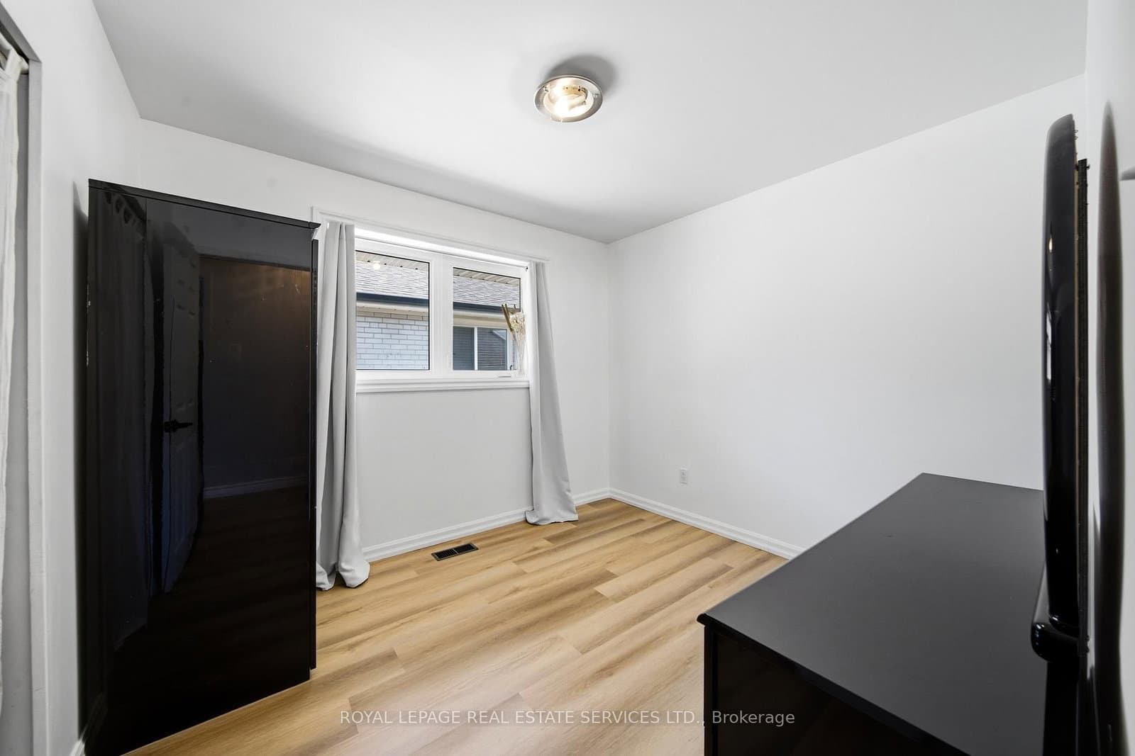127 Redgrave Drive thumbnail 23