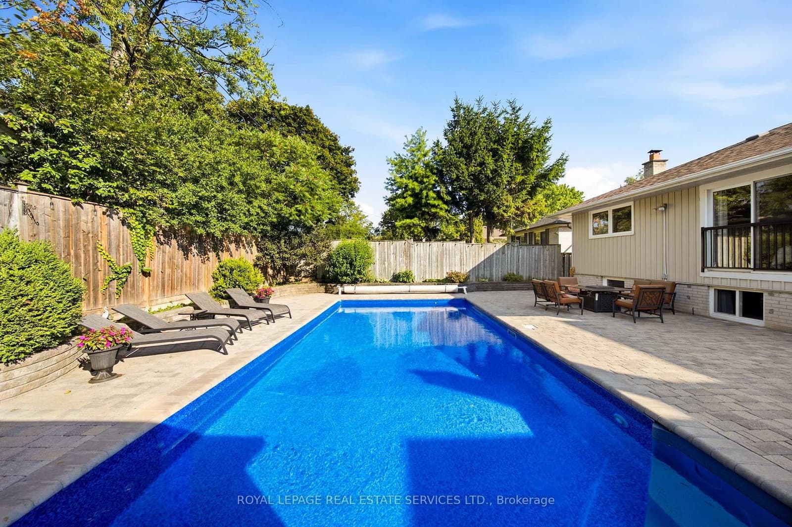 127 Redgrave Drive thumbnail 35
