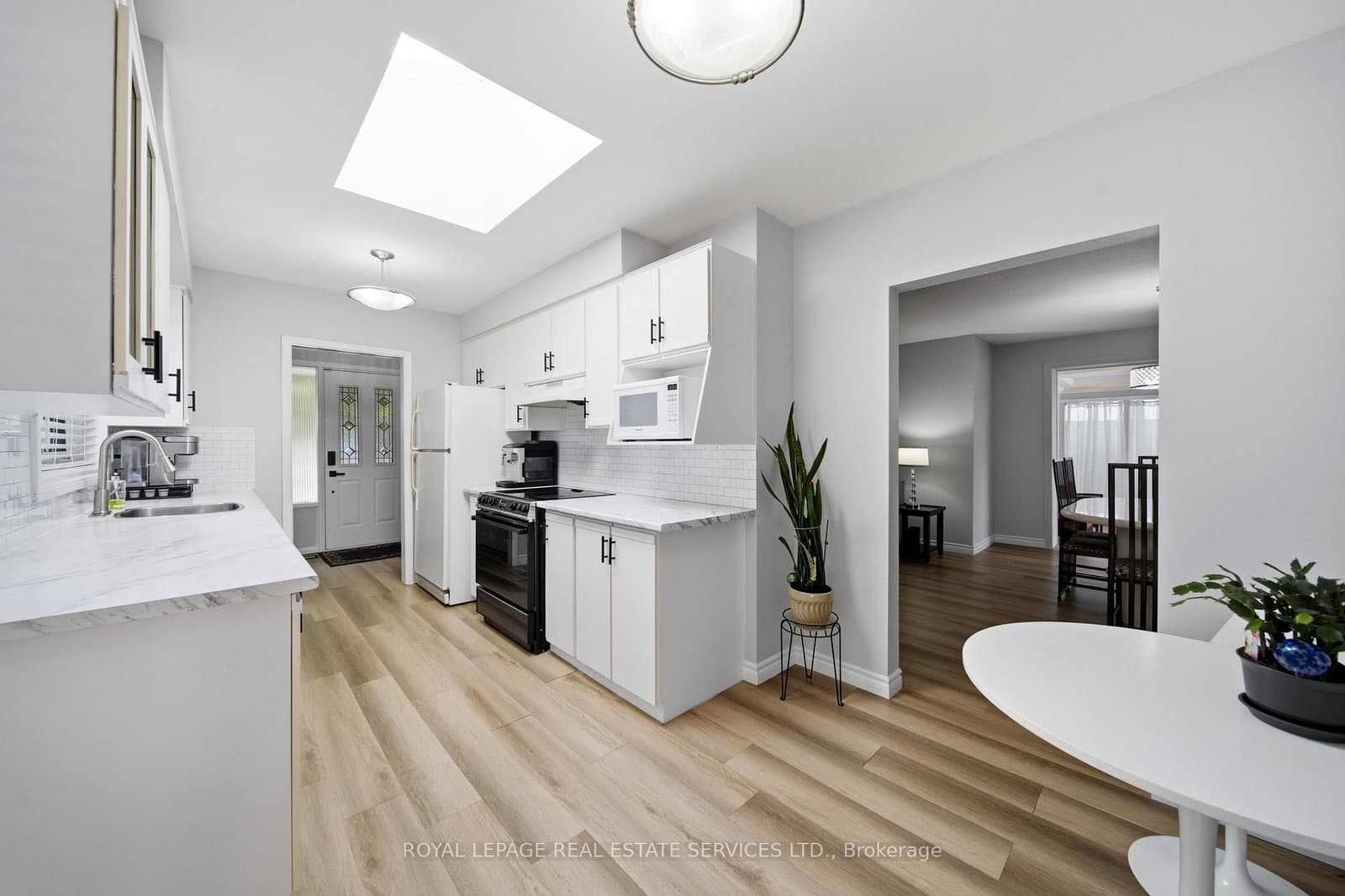 127 Redgrave Drive thumbnail 4