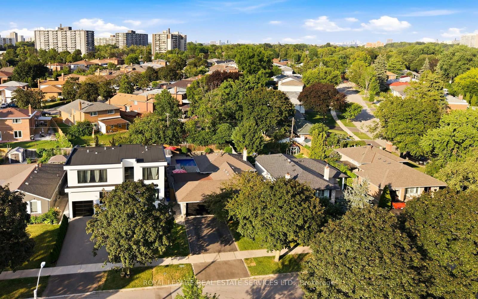 127 Redgrave Drive thumbnail 44