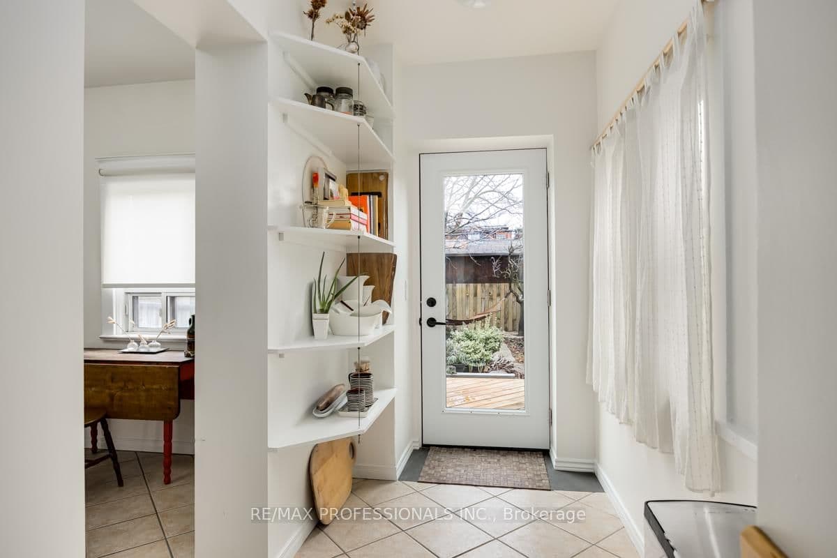 1381 Lansdowne Avenue thumbnail 14
