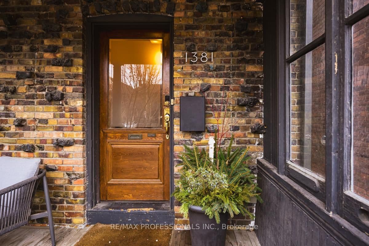 1381 Lansdowne Avenue thumbnail 2