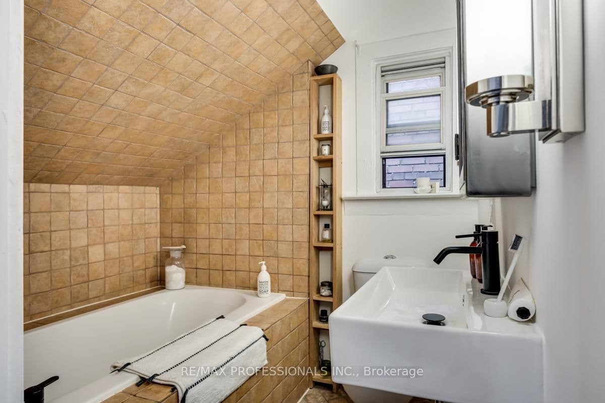 1381 Lansdowne Avenue thumbnail 33