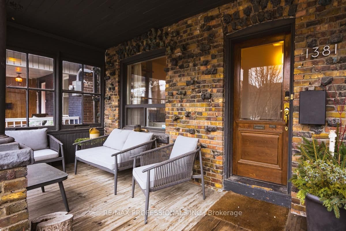1381 Lansdowne Avenue thumbnail 4