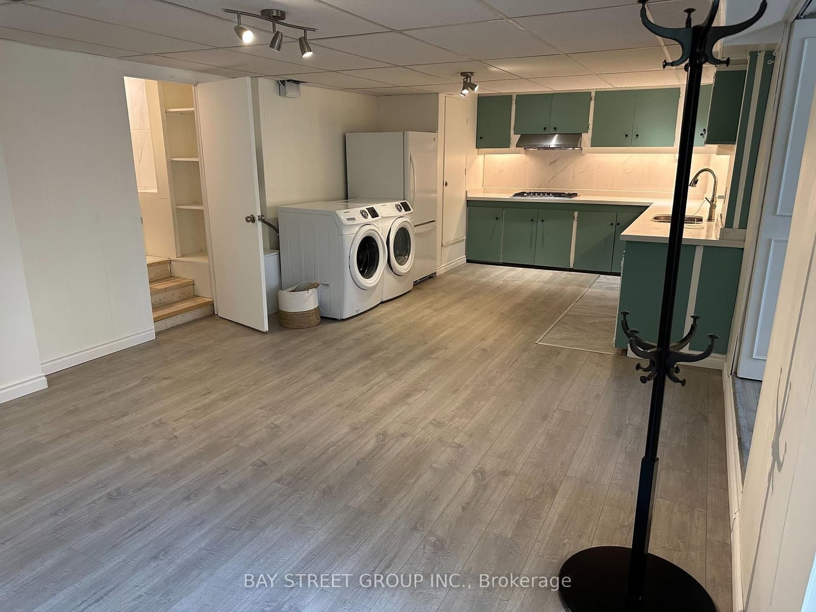 460 Chartwell Road thumbnail 4