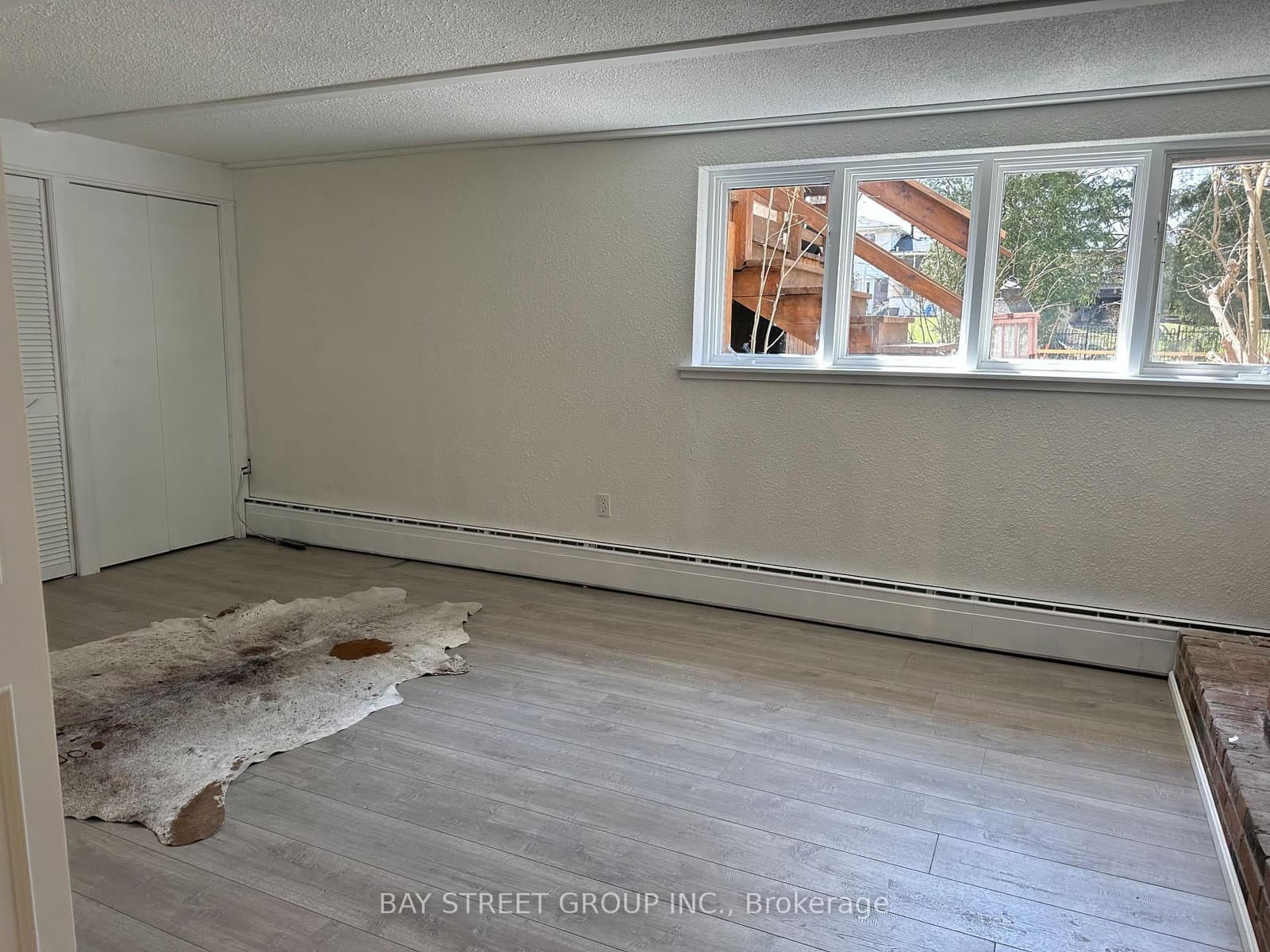 460 Chartwell Road thumbnail 5