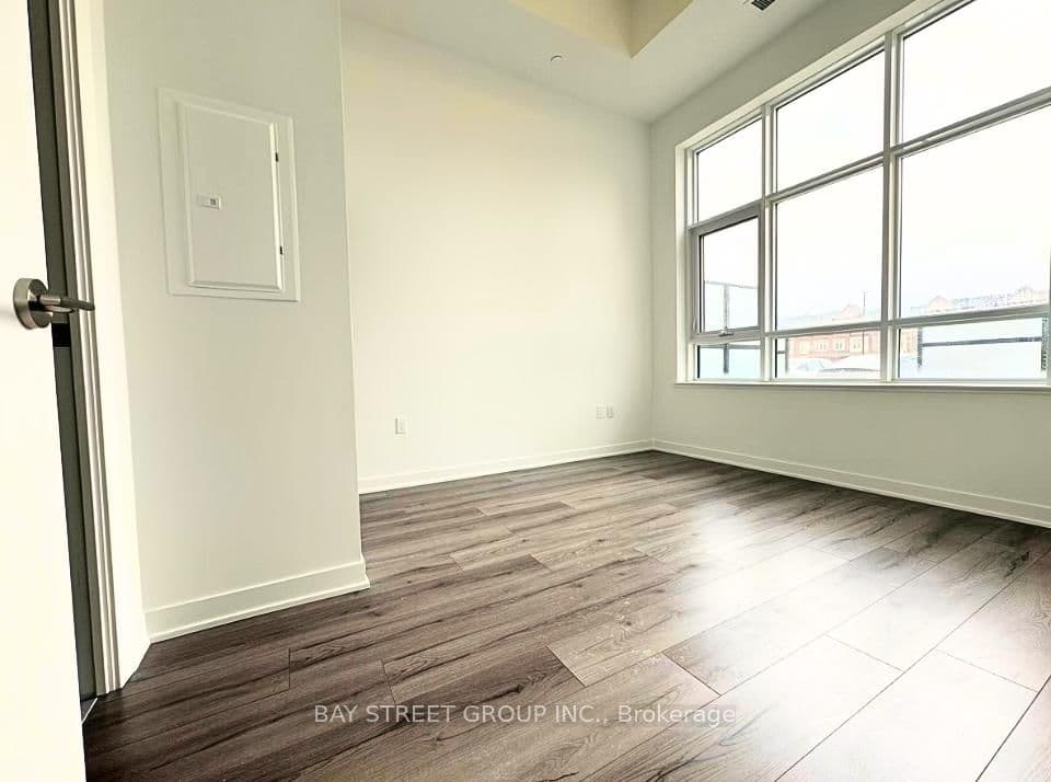 395 Dundas Street W, Unit 130 thumbnail 5
