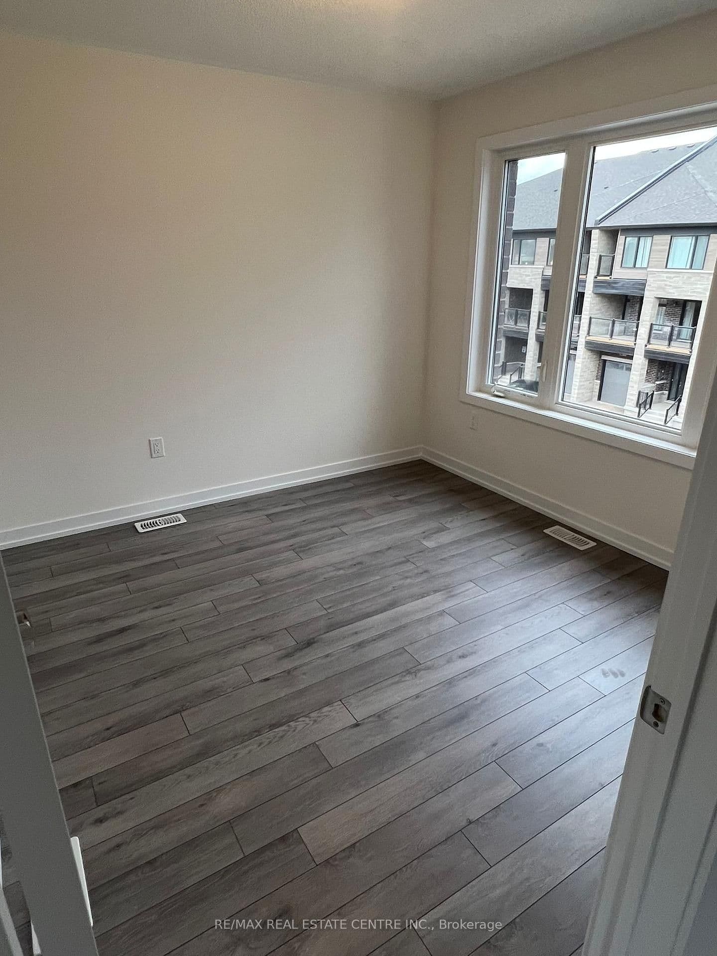 1551 Hilson Heights thumbnail 13