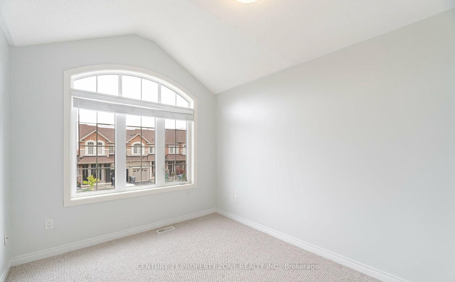 6 Dufay Road thumbnail 16