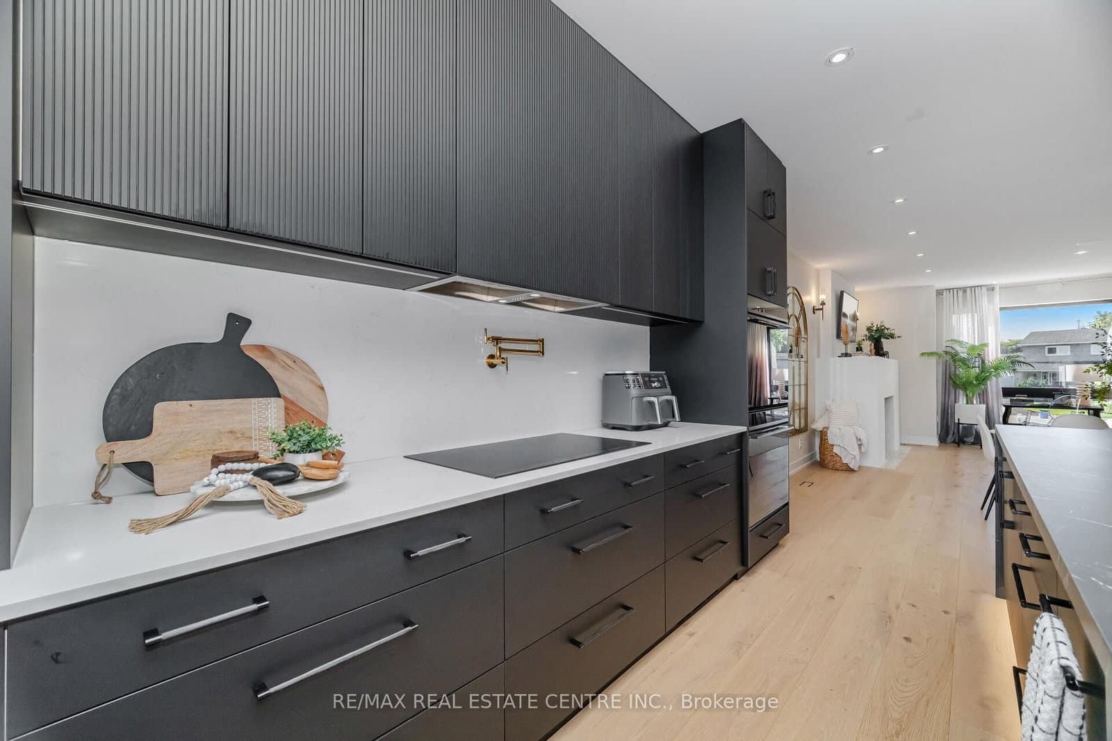 772 Banting Court thumbnail 28