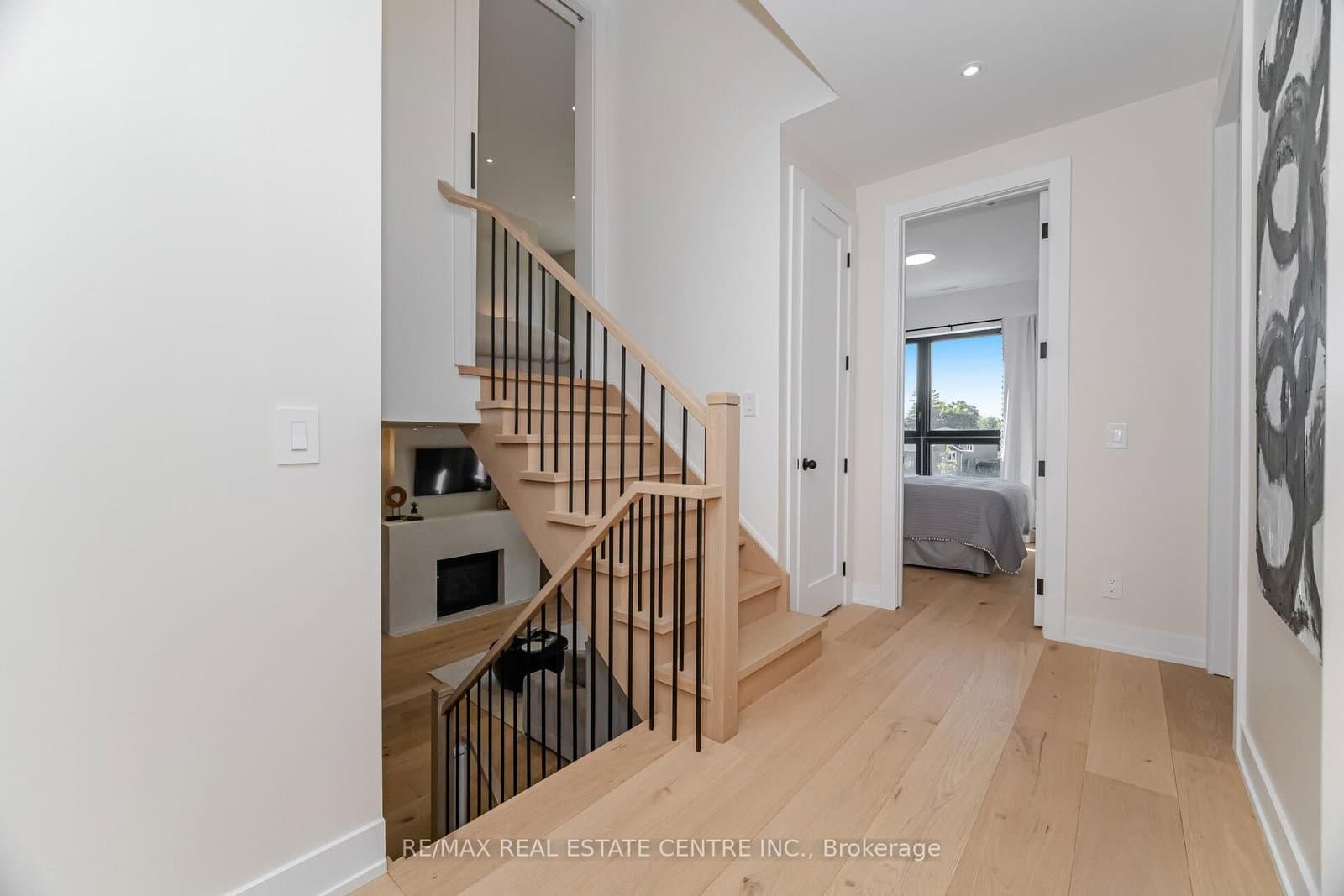 772 Banting Court thumbnail 32