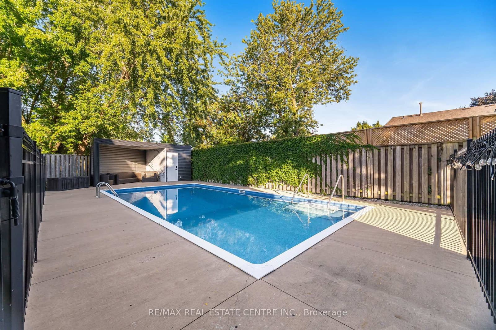 772 Banting Court thumbnail 41