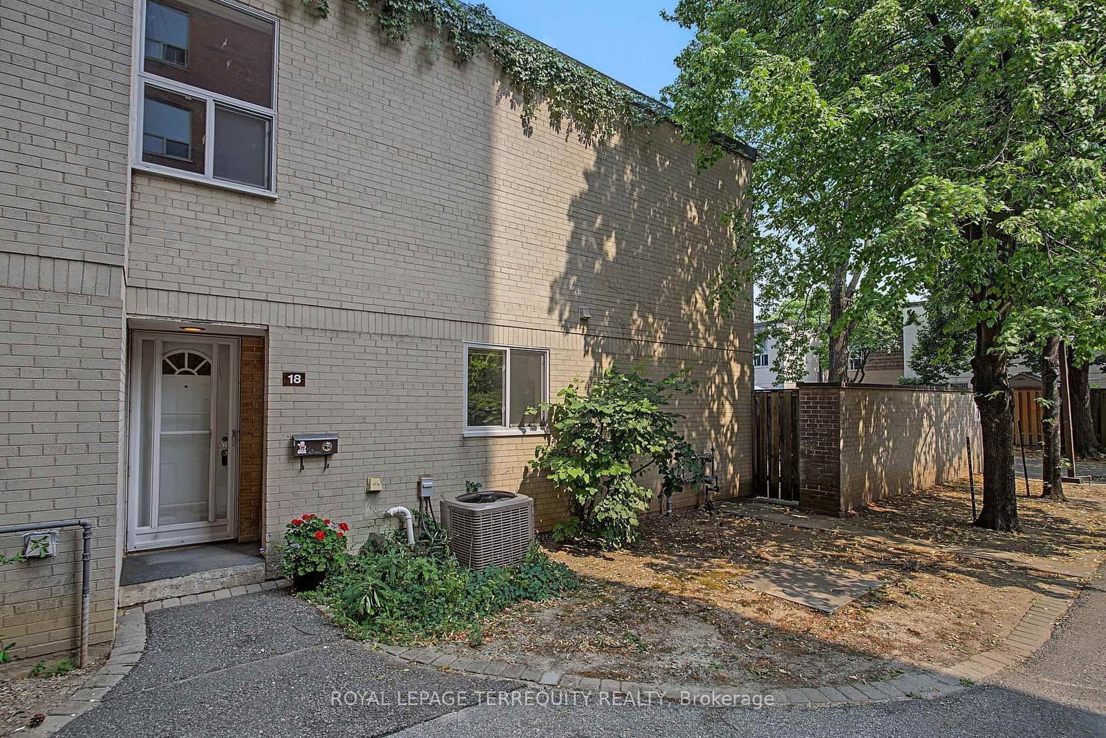 11 Four Winds Drive, Unit 18 - Image 1