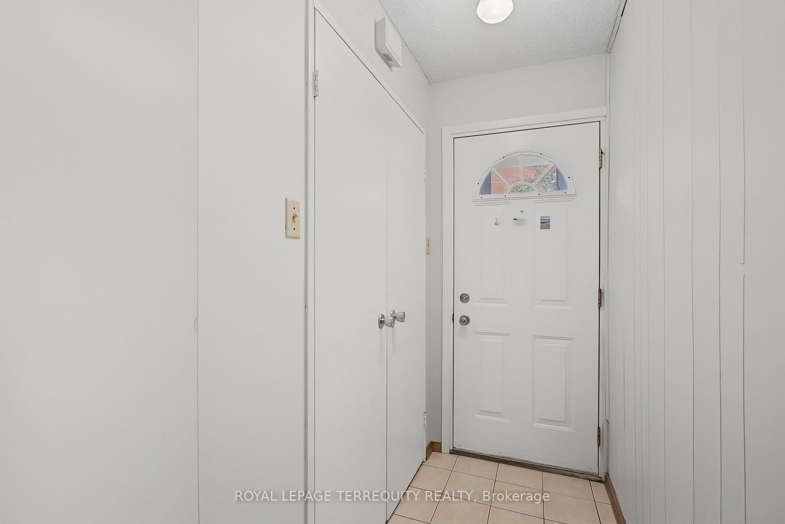 11 Four Winds Drive, Unit 18 thumbnail 2