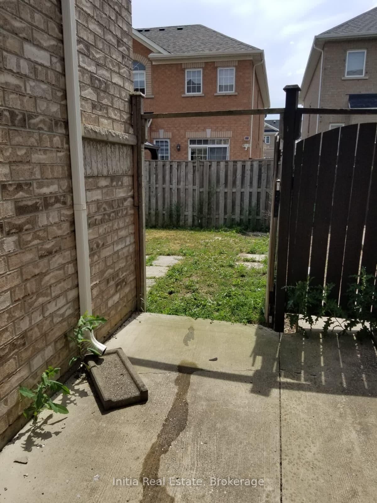 99 Connolly Crescent thumbnail 15