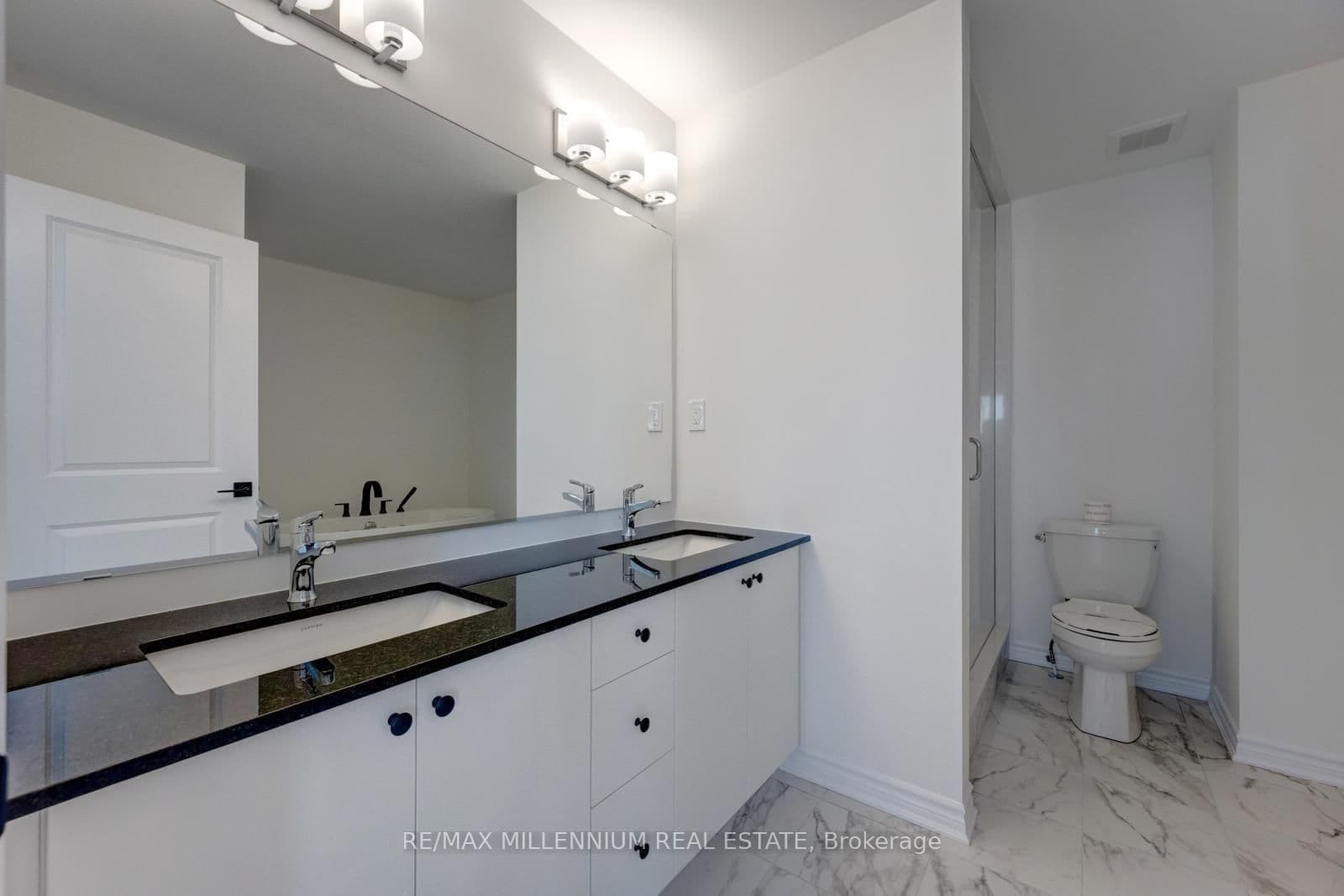 36 Thornbird Crescent, Unit Upper thumbnail 17