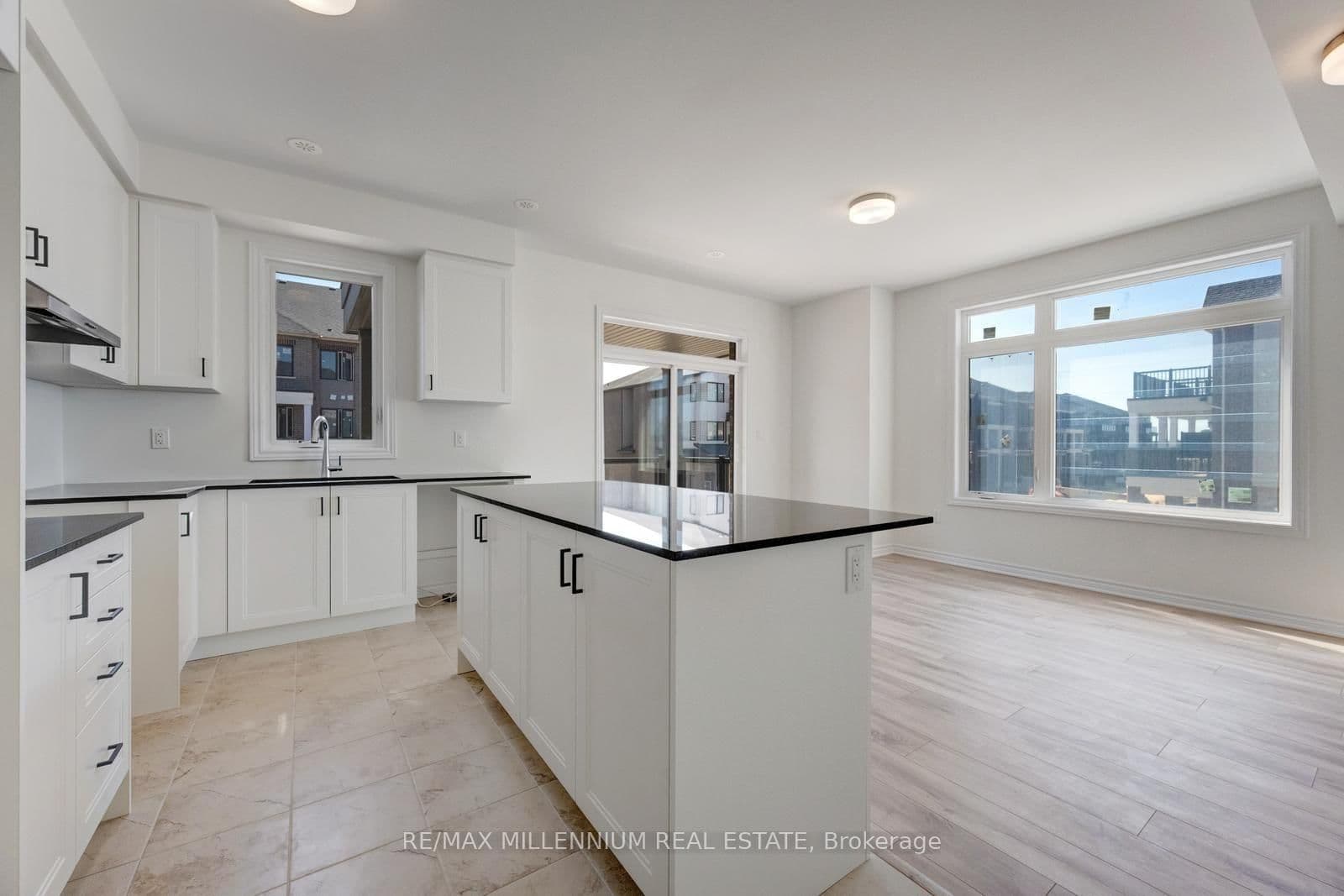 36 Thornbird Crescent, Unit Upper thumbnail 27