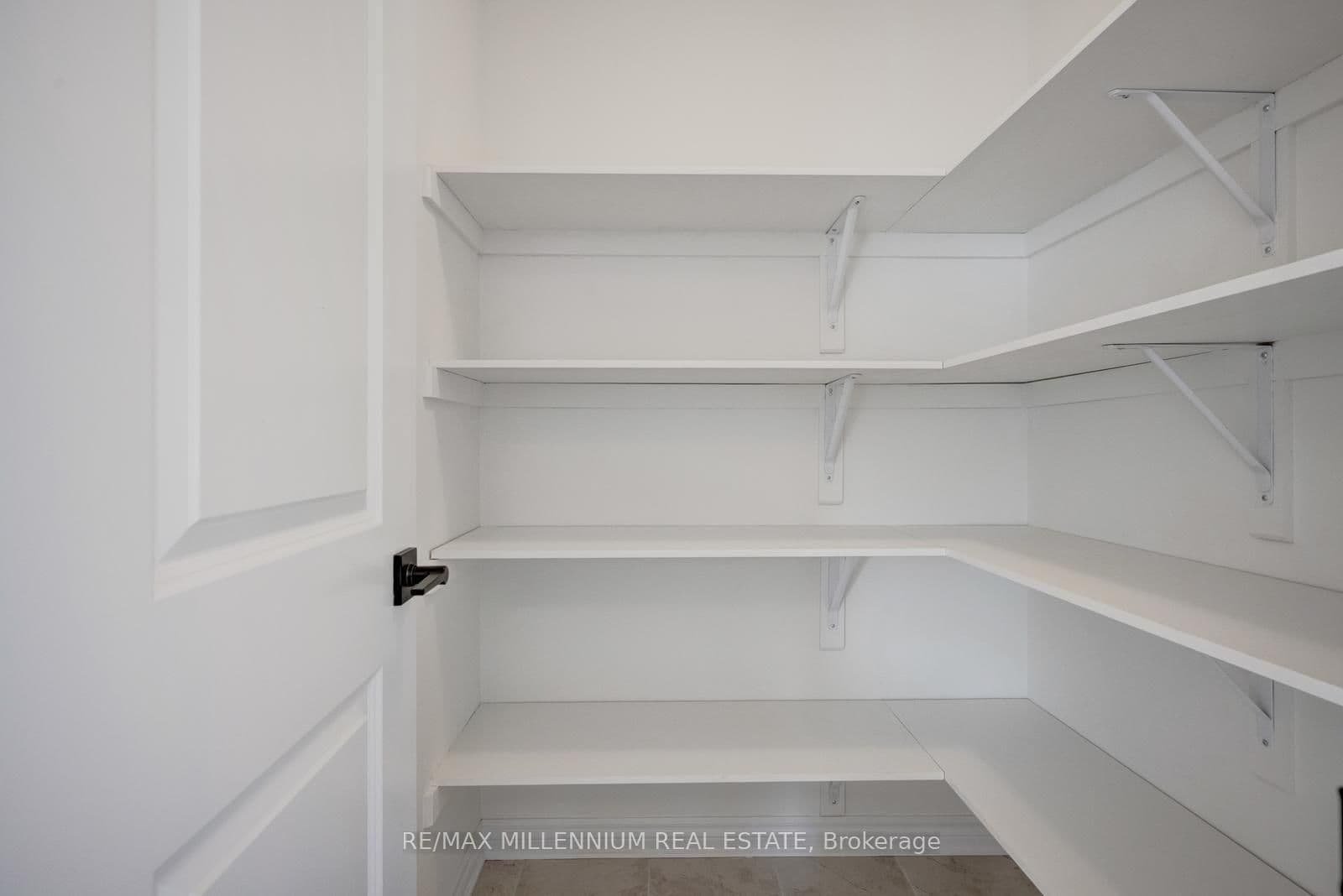 36 Thornbird Crescent, Unit Upper thumbnail 28