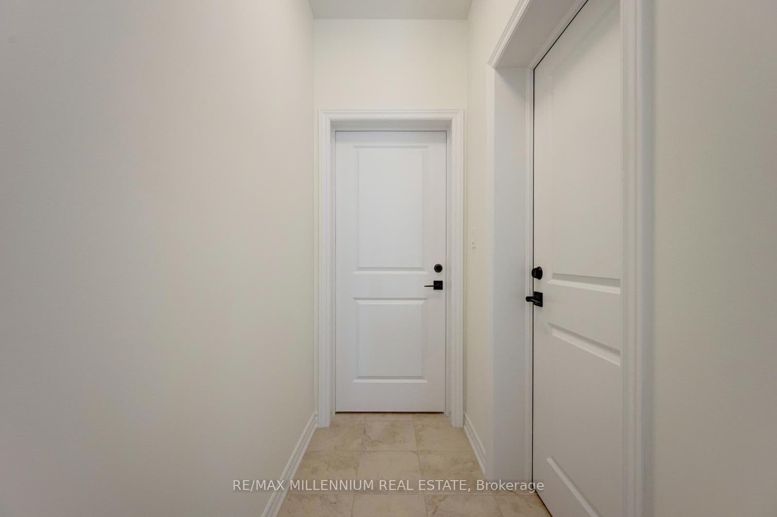 36 Thornbird Crescent, Unit Upper thumbnail 3