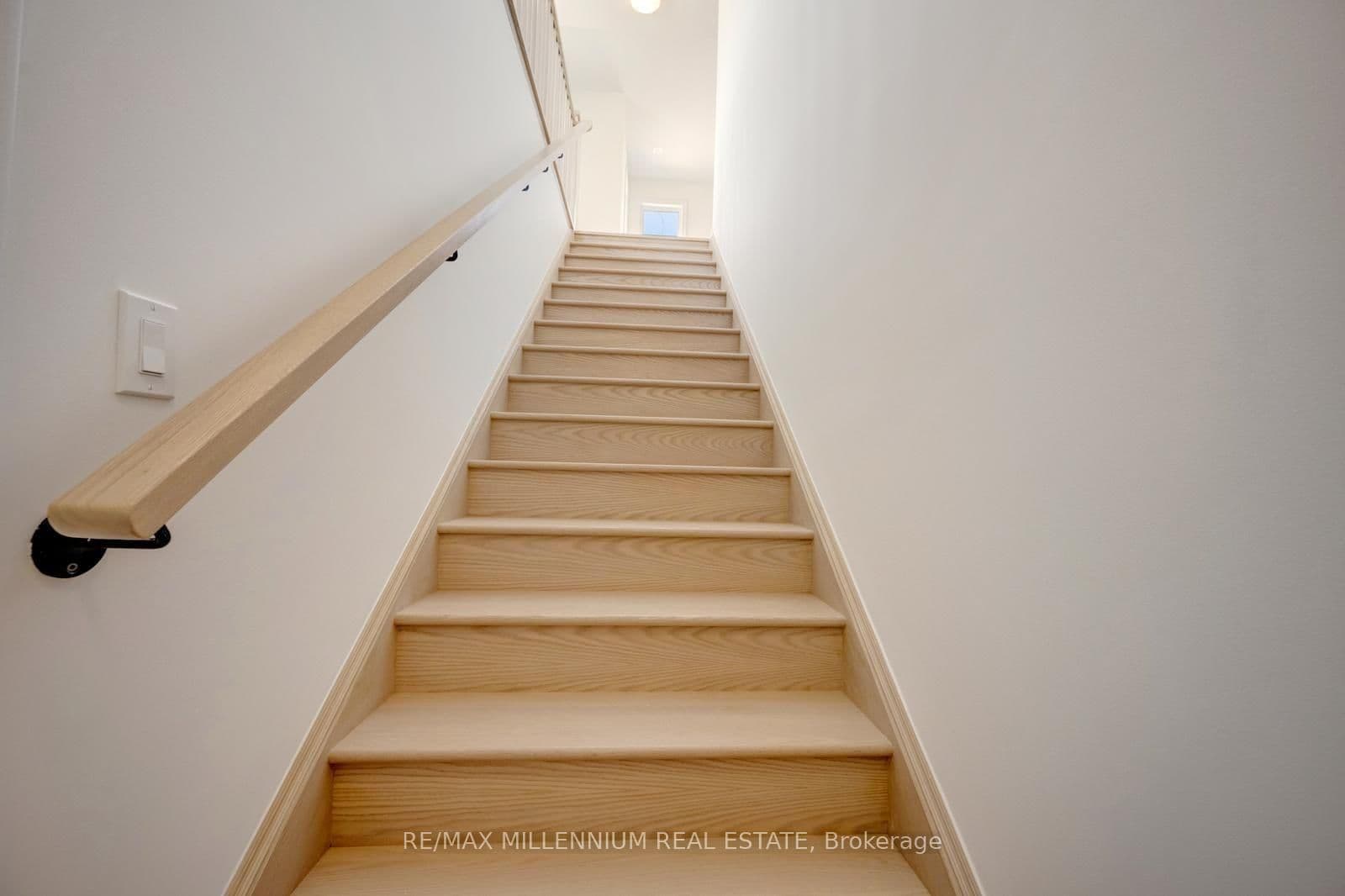 36 Thornbird Crescent, Unit Upper thumbnail 37