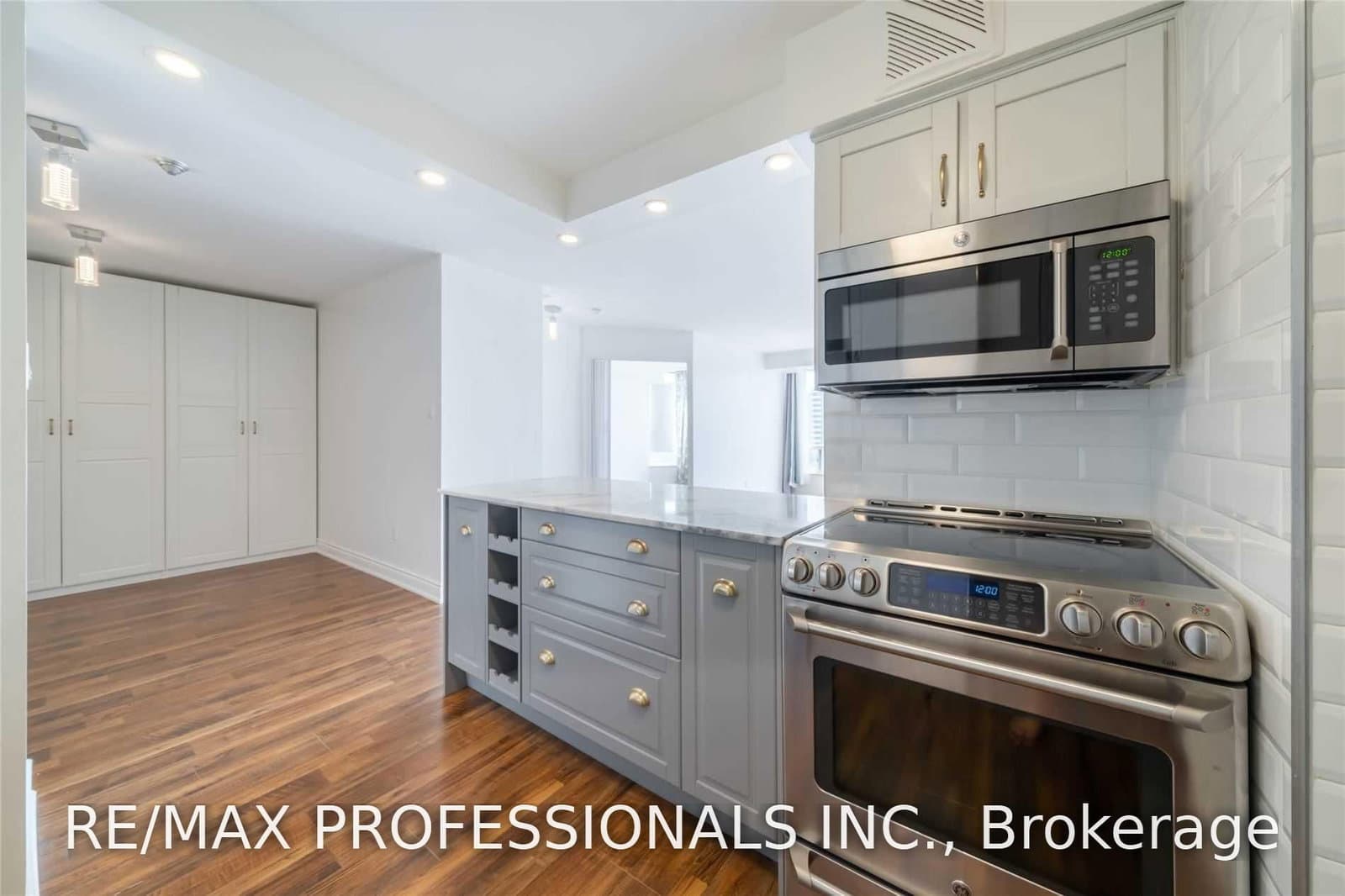 1300 Islington Avenue, Unit 809 thumbnail 14